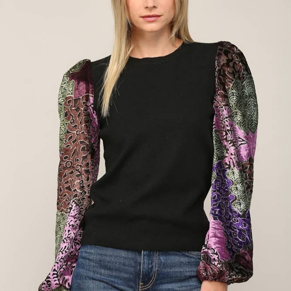 NWT FATE Top with Velvet Burnout Sleeves 🎁